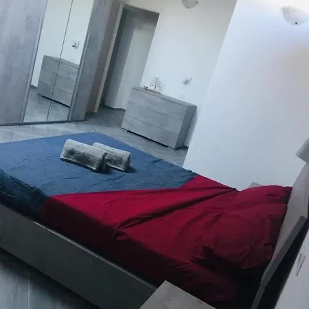 Il Quarzo A) B) Lägenhet *